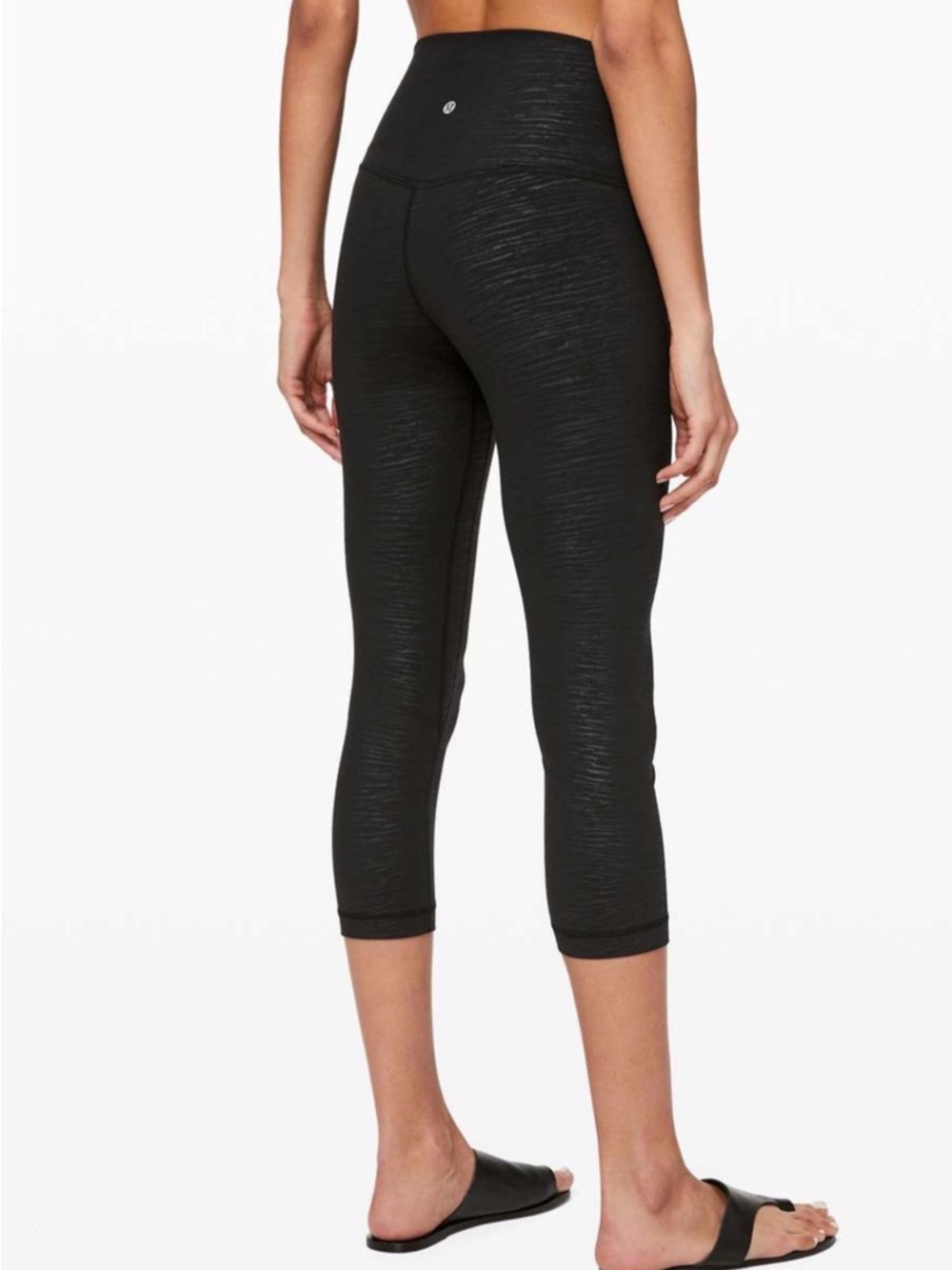 Lululemon Align Crop *21"
Stride Emboss Black Size 6 - Picture 2 of 6